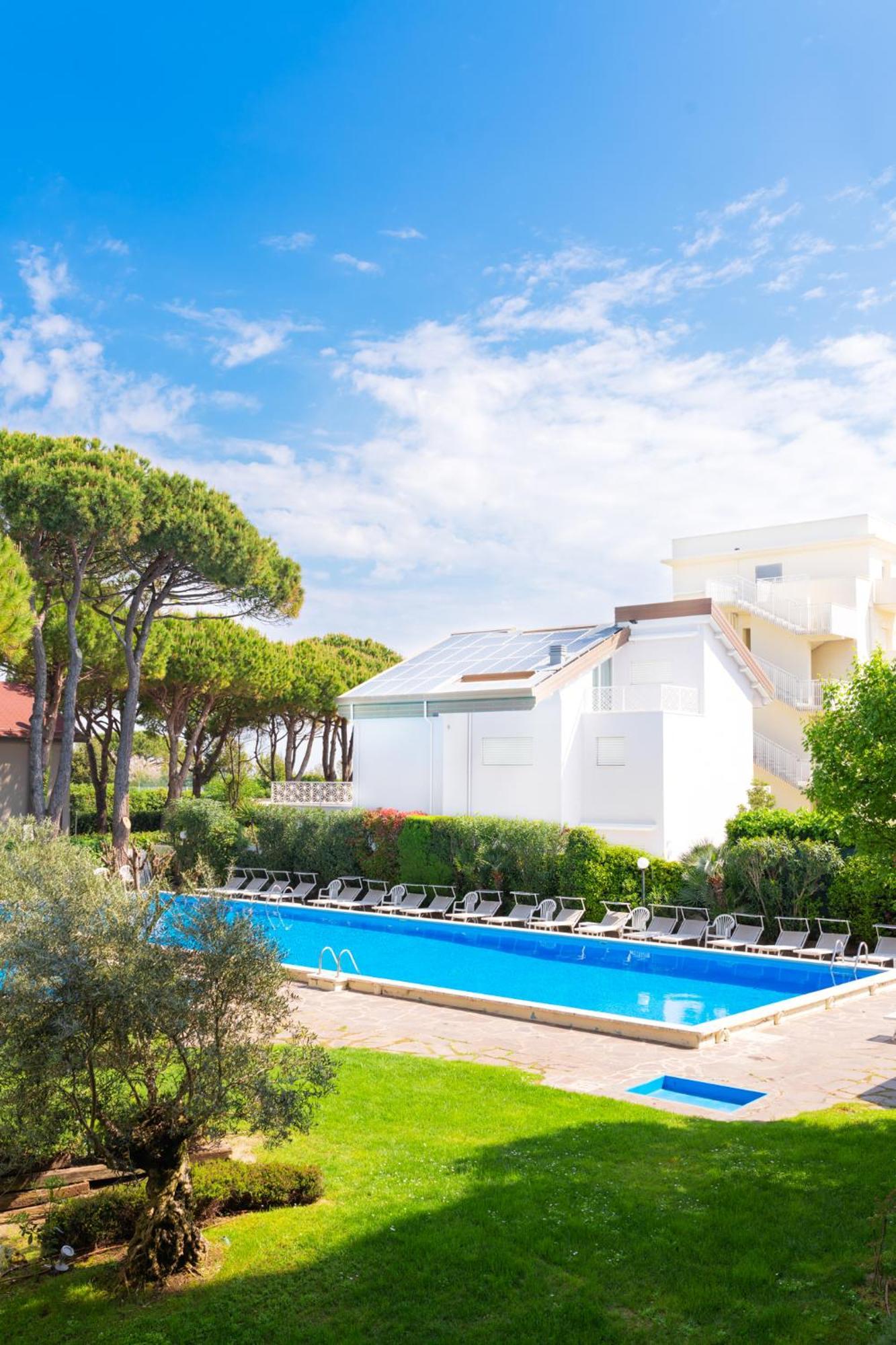 Hotel Doge Milano Marittima Exterior foto
